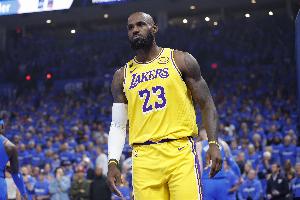Windhorst：湖人明年无论如何都夺不了冠 还不如给詹姆斯一年高薪