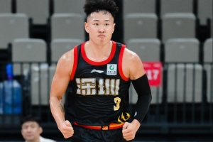遭严防！贺希宁16中6拿18分4板5助 正负值-7