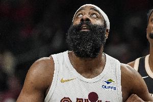 考辛斯：骑士换下哈登随便换上谁都比他强 换下他就是最好的决定